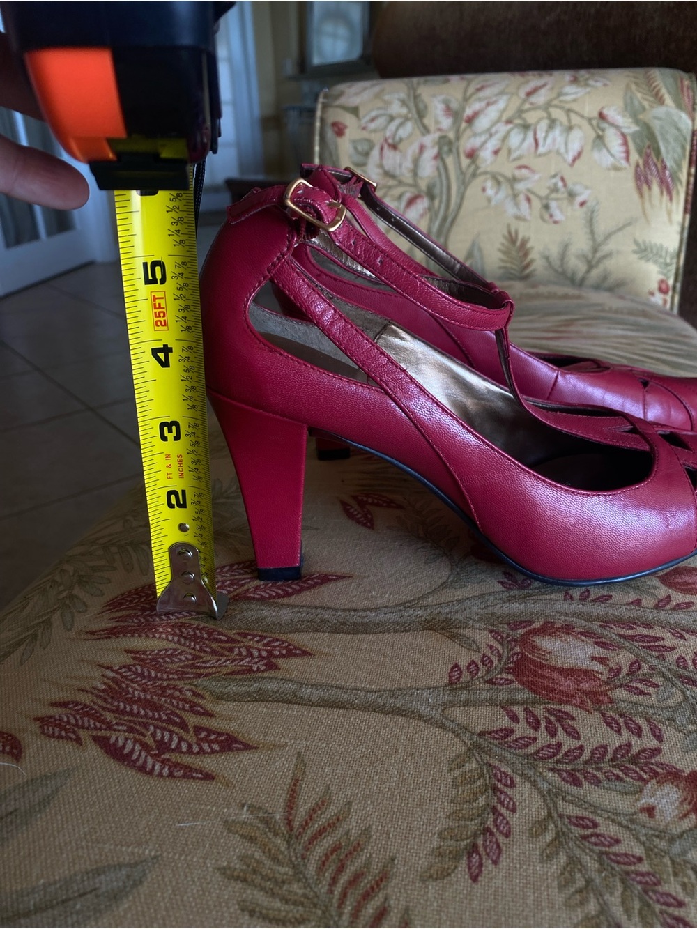 Bellini T-Strap Heeled Pumps in Raspberry 7.5 - Picture 3 of 6
